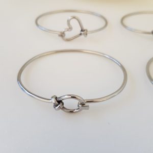 Love Knot-Stylish Stainless Steel Bangle