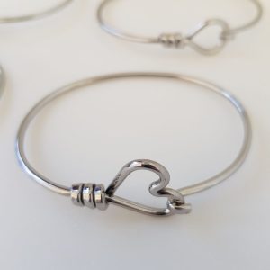 Heart Love Twist-Stylish Stainless Steel Bangle